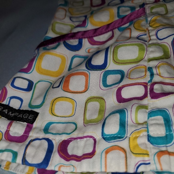 🙌Price Drop🙌Patterned Scrub Top - Picture 4 of 4